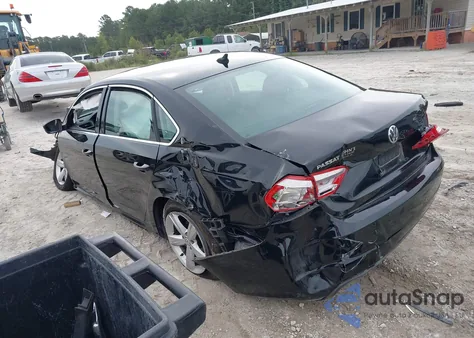 2015 Volkswagen Passat S z USA, uszkodzony, nr VIN 1VWAT7A32FC115619